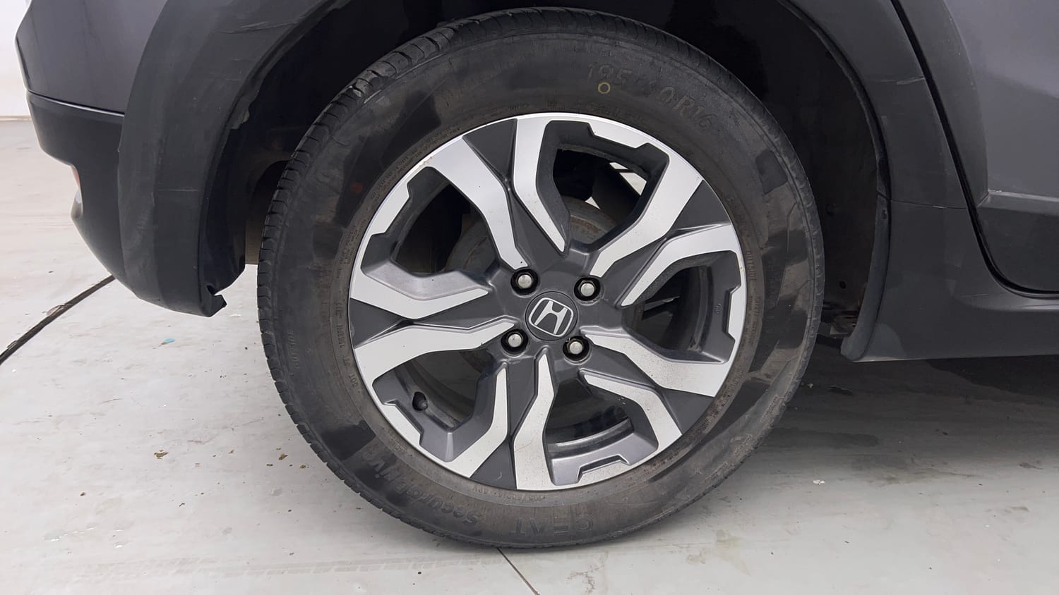 Used 2017 Honda WR-V VX MT Petrol Petrol Manual tyres RIGHT REAR TYRE RIM VIEW
