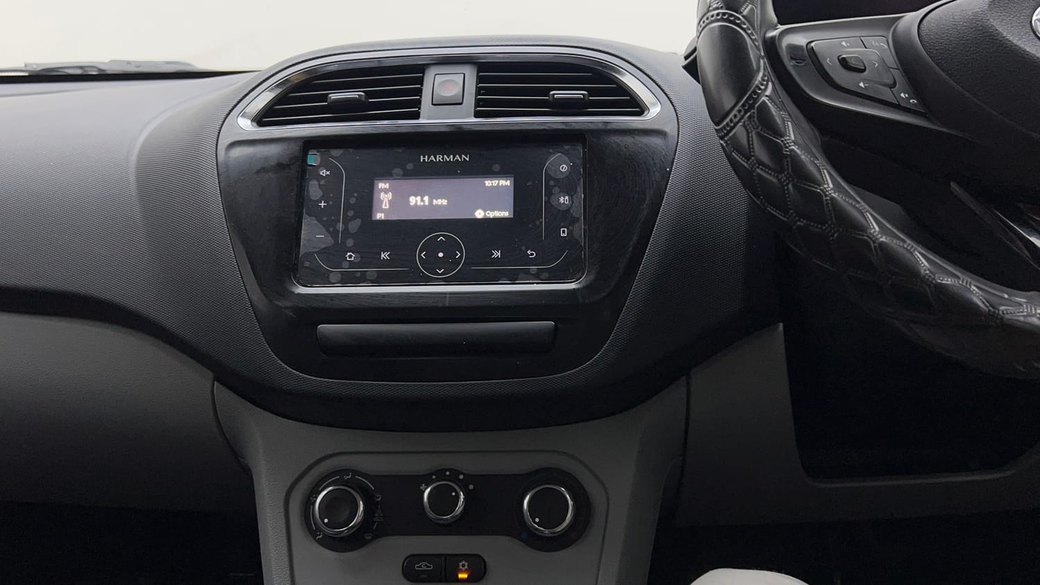 Used 2021 Tata Tiago XT CNG (Outside Fitted) Cng Manual interior MUSIC SYSTEM & AC CONTROL VIEW