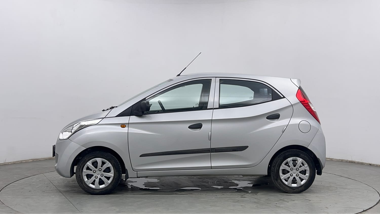 Used 2015 Hyundai Eon Magna + Petrol Manual exterior LEFT SIDE VIEW