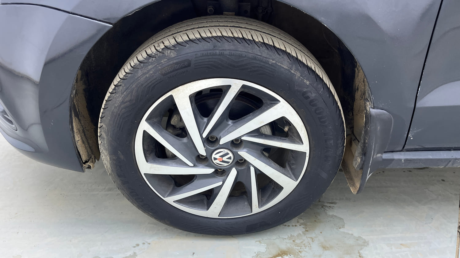 Used 2020 Volkswagen Polo Comfortline 1.0L (P) Petrol Manual tyres LEFT FRONT TYRE RIM VIEW