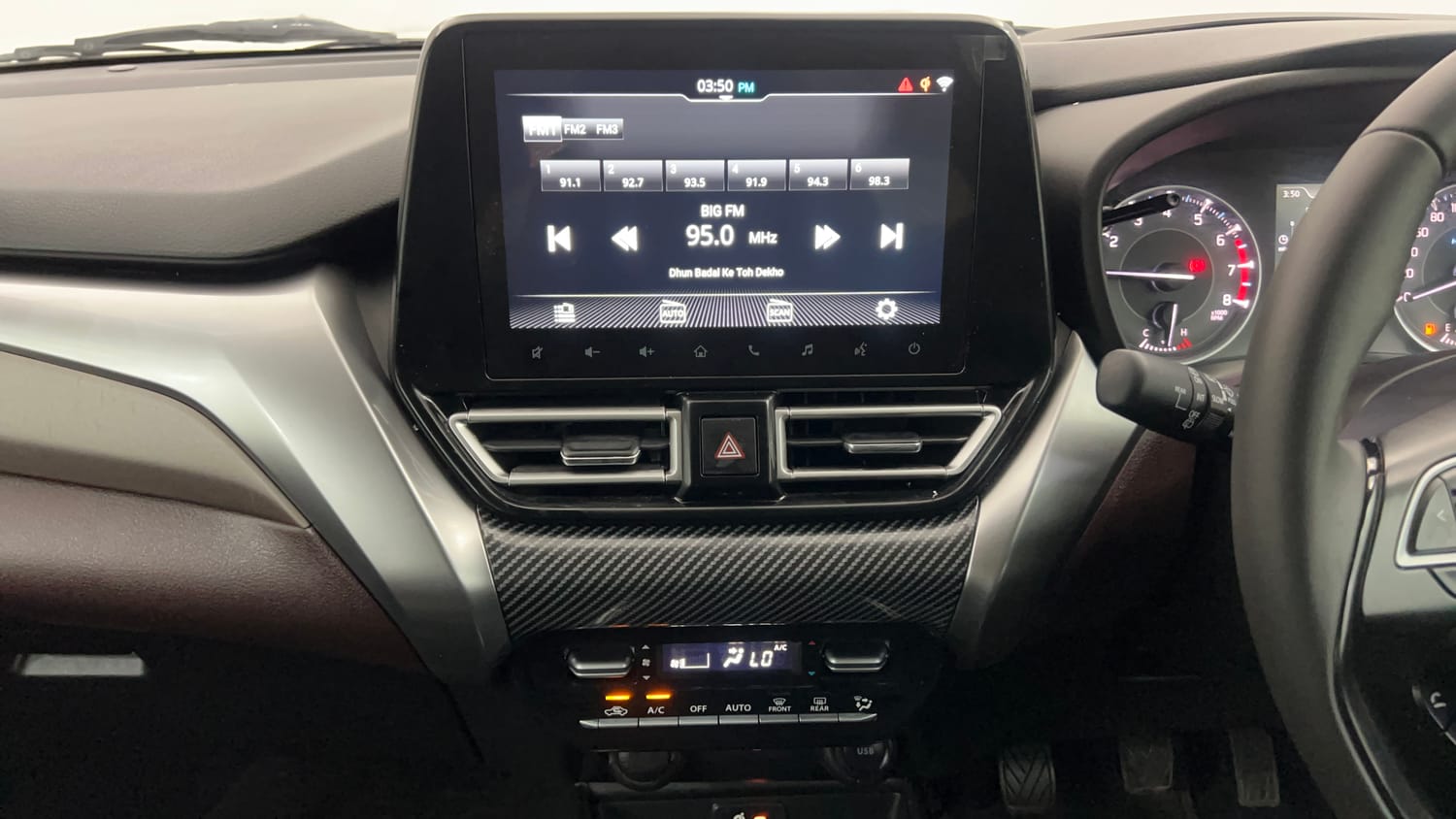 Used 2024 Maruti Suzuki Fronx Alpha 1.0L Turbo MT Petrol Manual interior MUSIC SYSTEM & AC CONTROL VIEW