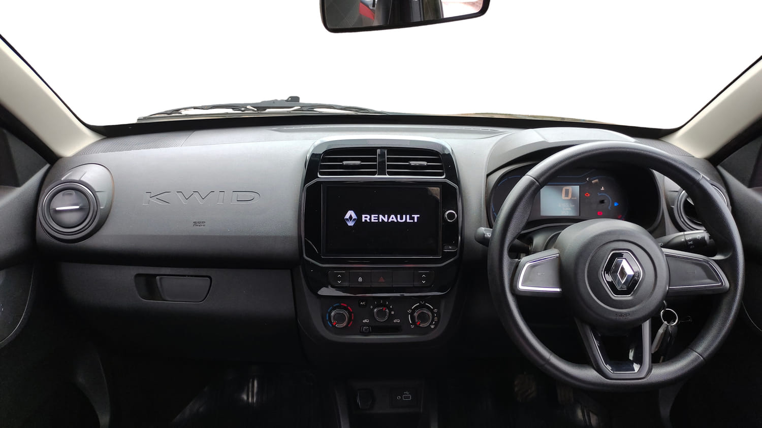 Used 2022 Renault Kwid RXT 1.0 AMT Petrol Automatic interior DASHBOARD VIEW