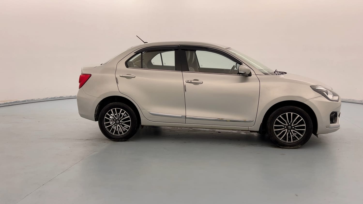 Used 2018 Maruti Suzuki Dzire ZXi Plus Petrol Manual exterior RIGHT SIDE VIEW