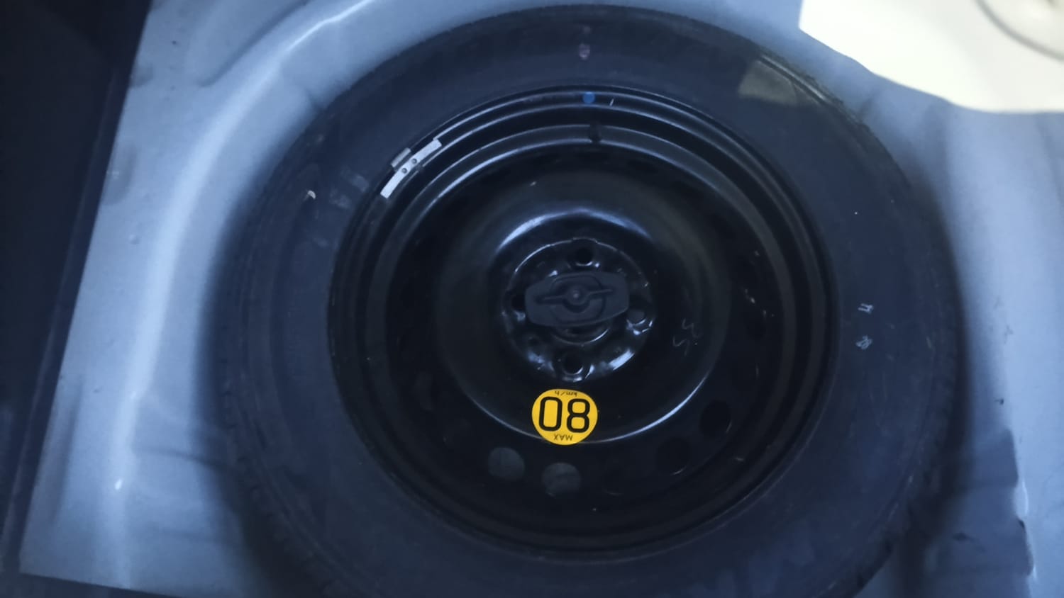 Used 2018 Maruti Suzuki Baleno Zeta 1.2 Petrol Manual tyres SPARE TYRE VIEW