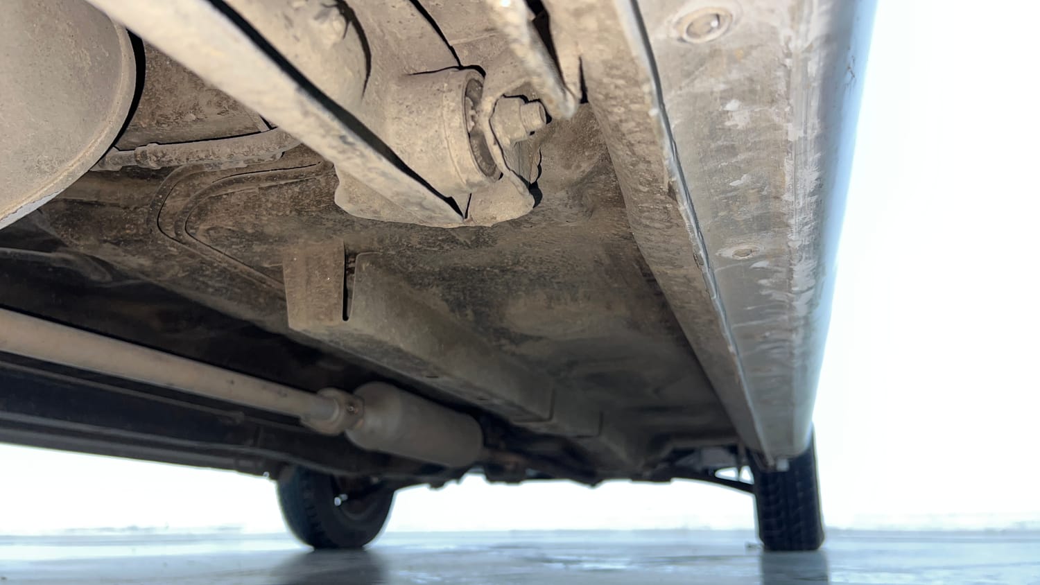 Used 2015 Maruti Suzuki Wagon R LXI Petrol Manual extra REAR RIGHT UNDERBODY VIEW