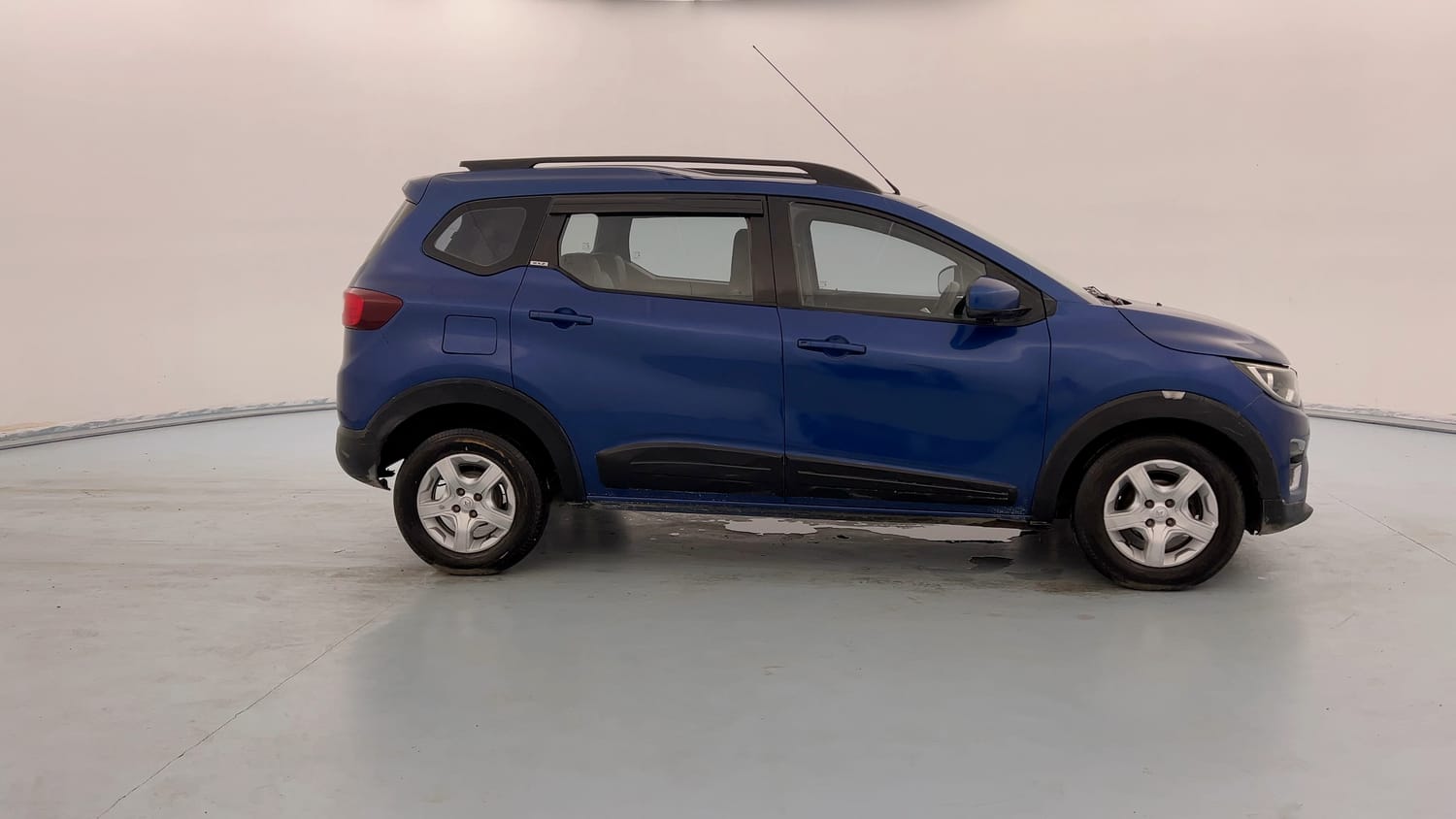 Used 2019 Renault Triber RXZ Petrol Manual exterior RIGHT SIDE VIEW