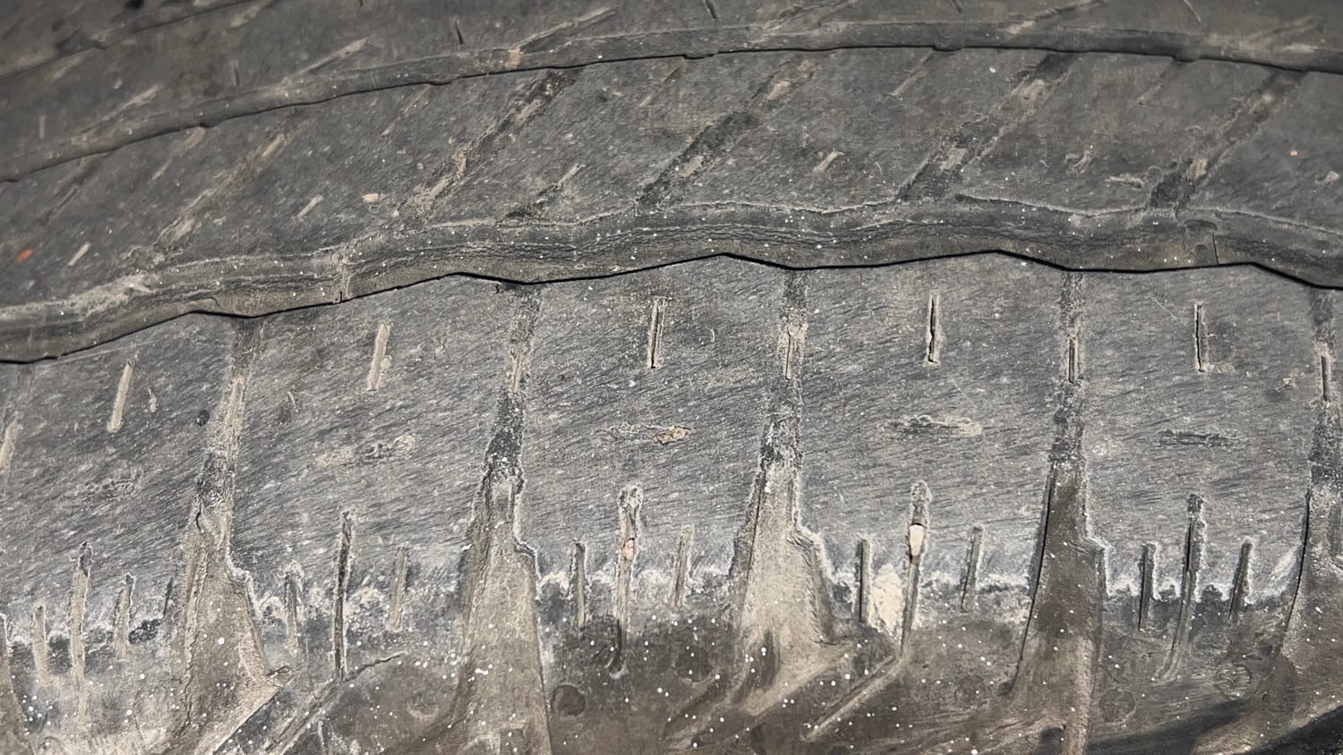 Used 2019 Tata Harrier XT Diesel Manual tyres RIGHT FRONT TYRE TREAD VIEW