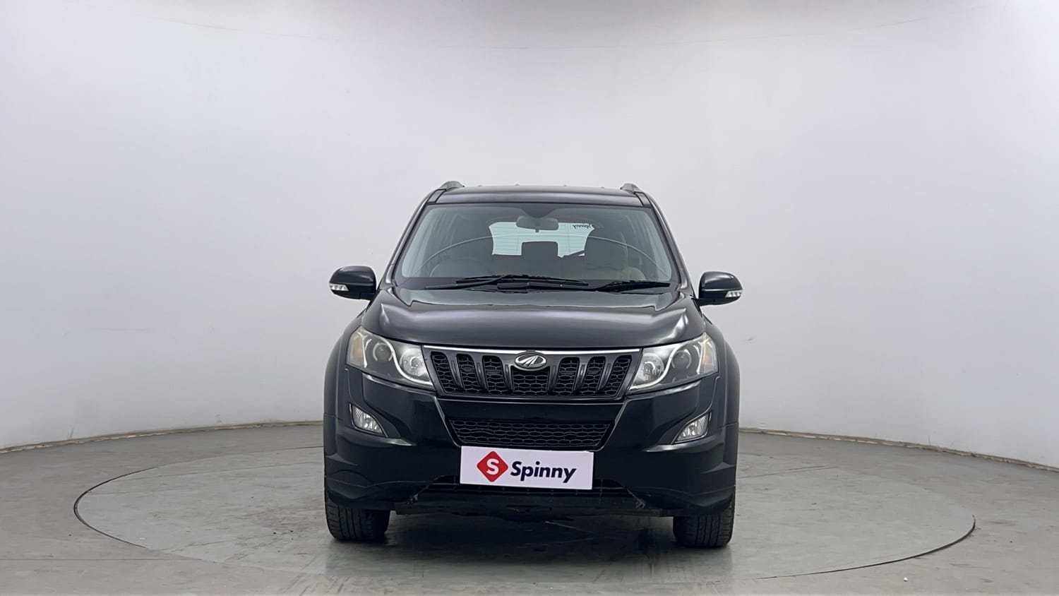 Used 2016 Mahindra XUV500 W4 Diesel Manual exterior FRONT VIEW