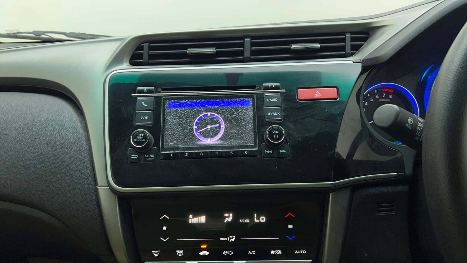 Used 2015 Honda City V Petrol Manual top_features Integrated (in-dash) music system