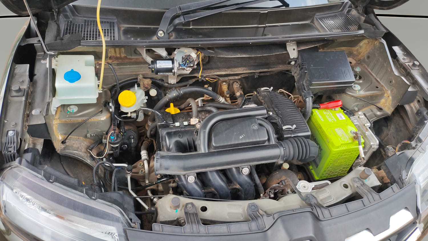 Used 2022 Renault Kwid RXT 1.0 AMT Petrol Automatic engine ENGINE RIGHT SIDE VIEW