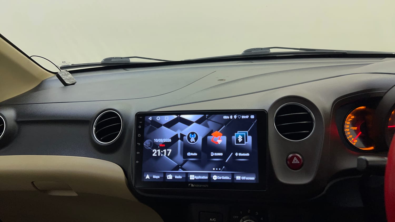 Used 2013 Honda Amaze 1.2 S AT i-VTEC Petrol Automatic top_features Integrated (in-dash) music system