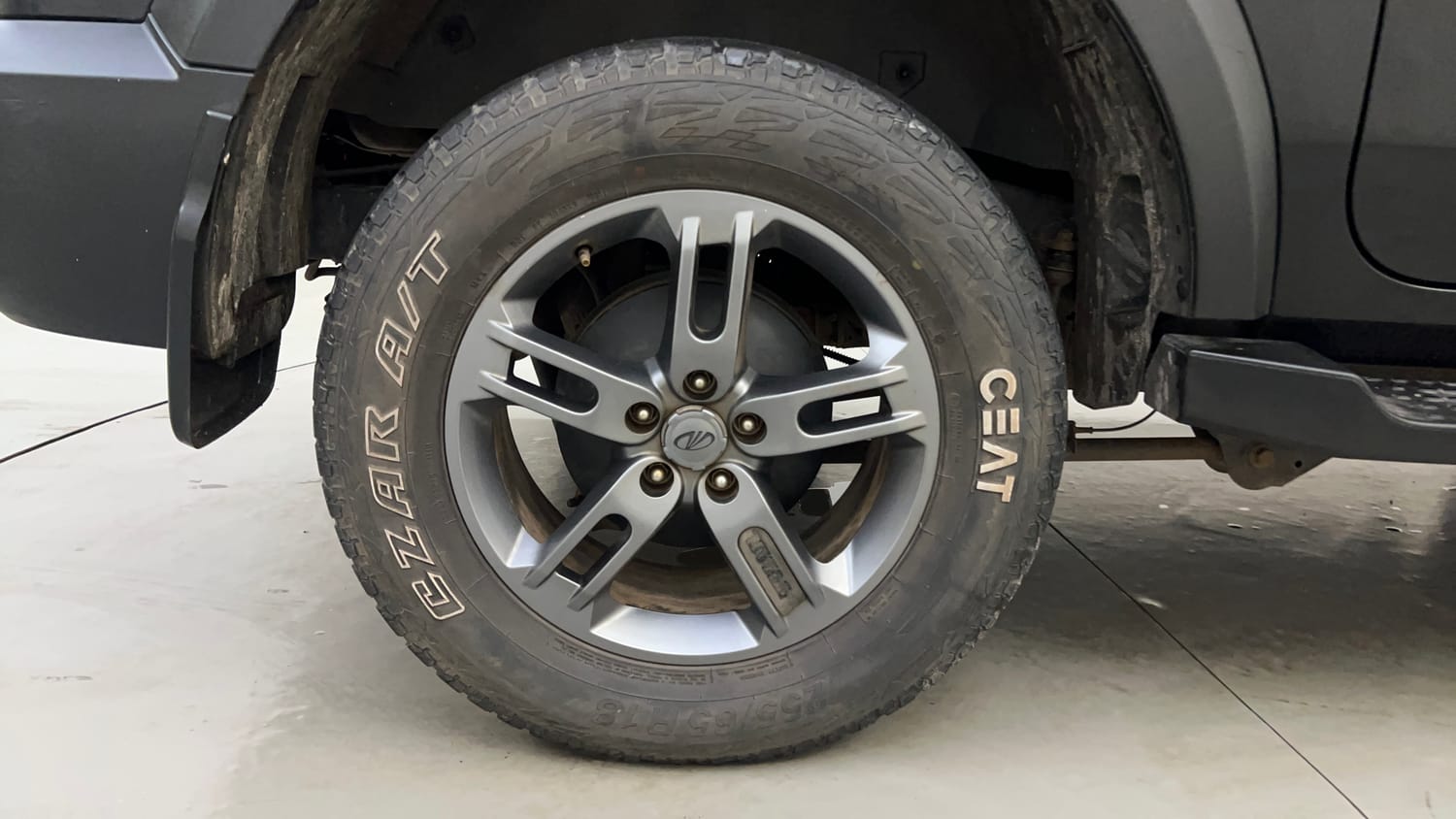 Used 2021 mahindra Thar LX Hard Top Petrol AT 4WD Petrol Automatic tyres RIGHT REAR TYRE RIM VIEW