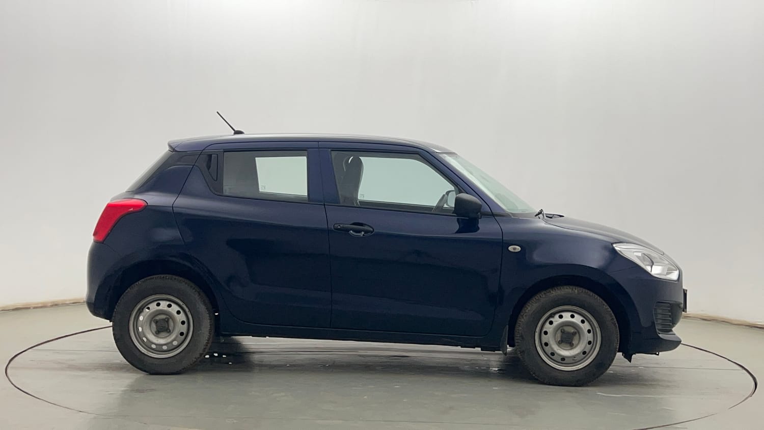 Used 2018 Maruti Suzuki Swift LXi Petrol Manual exterior RIGHT SIDE VIEW