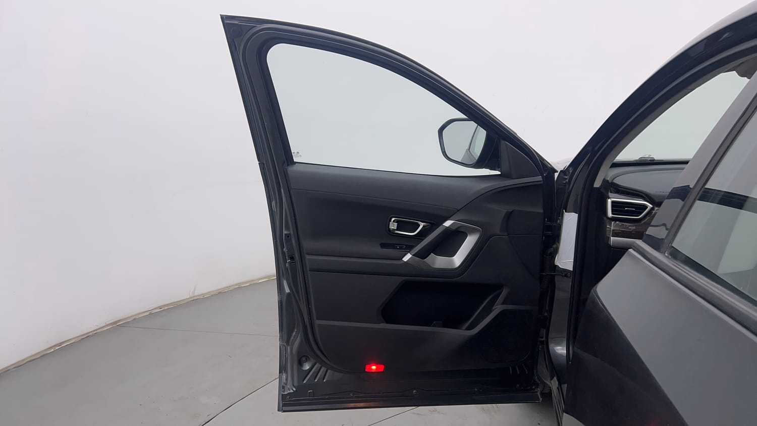 Used 2019 Tata Harrier XT Diesel Manual interior LEFT FRONT DOOR OPEN VIEW
