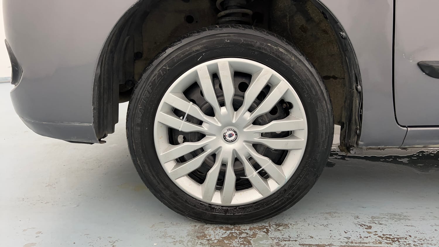 Used 2012 Maruti Suzuki Wagon R 1.0 VXi Petrol Manual tyres LEFT FRONT TYRE RIM VIEW