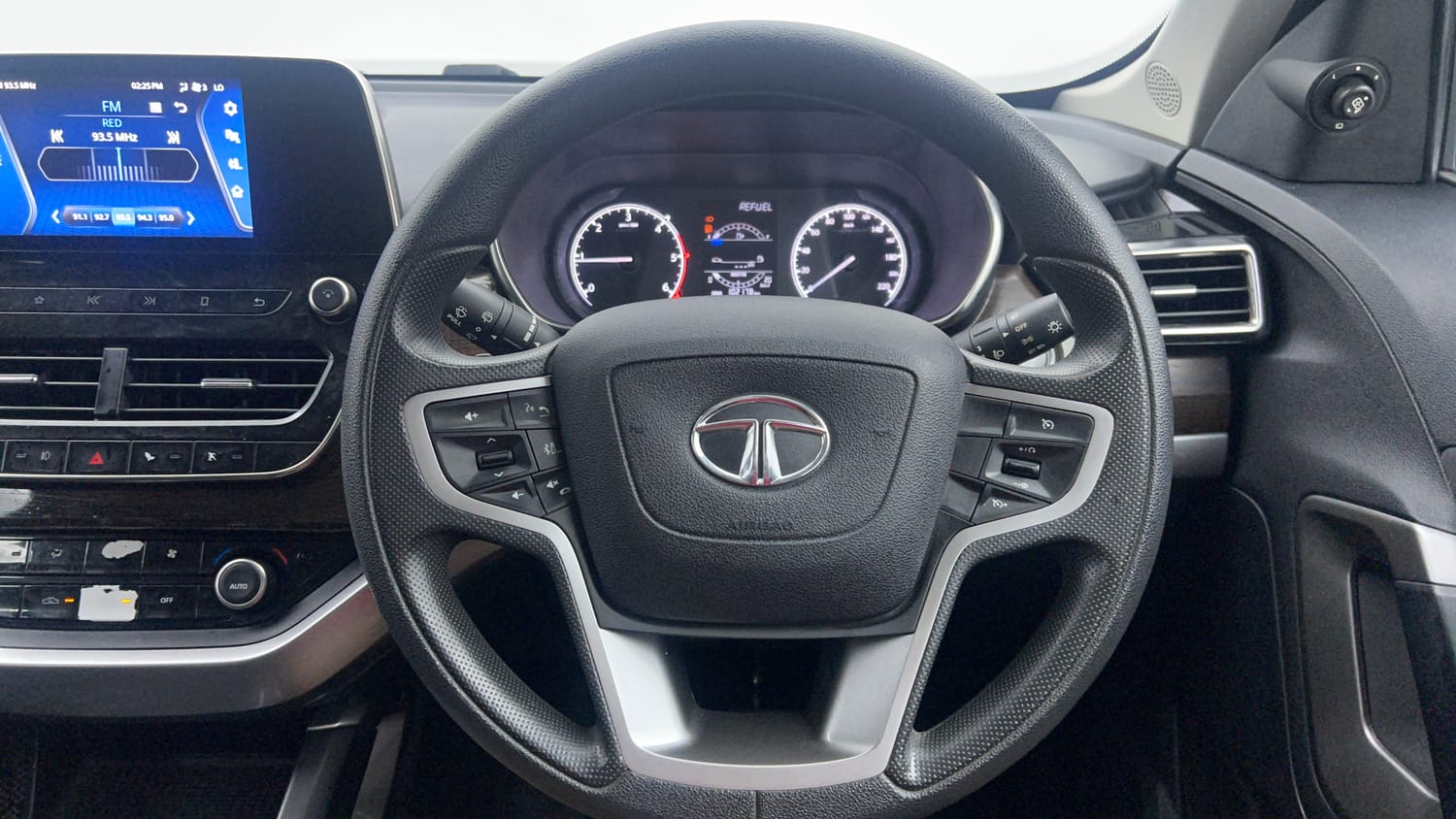 Used 2019 Tata Harrier XT Diesel Manual interior STEERING VIEW