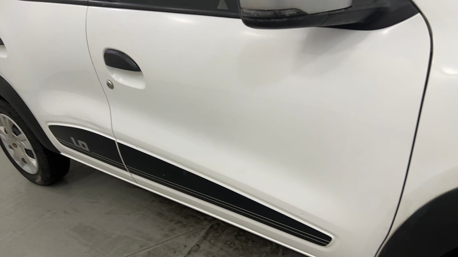 Used 2024 Renault Kwid RXT 1.0 Petrol Manual dents MINOR SCRATCH
