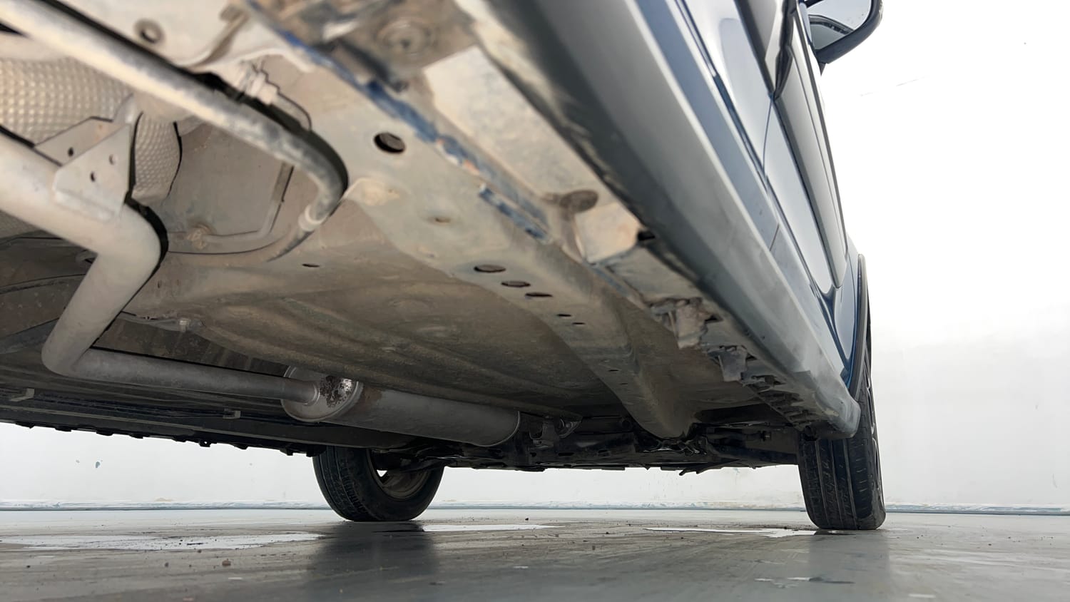 Used 2018 Maruti Suzuki Ignis [2017-2020] Zeta AMT Petrol Dual Tone Petrol Automatic extra REAR RIGHT UNDERBODY VIEW