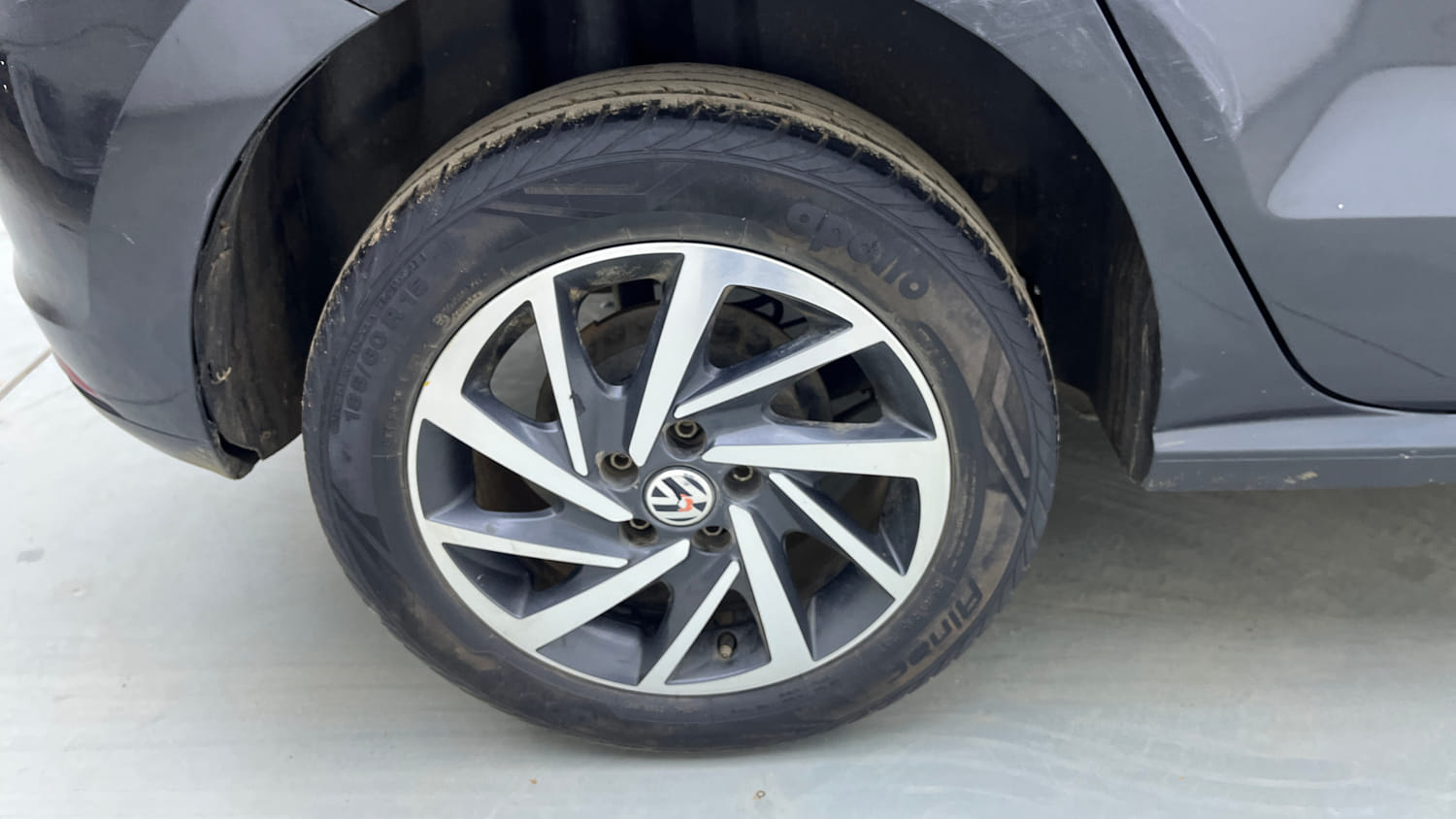 Used 2020 Volkswagen Polo Comfortline 1.0L (P) Petrol Manual tyres RIGHT REAR TYRE RIM VIEW