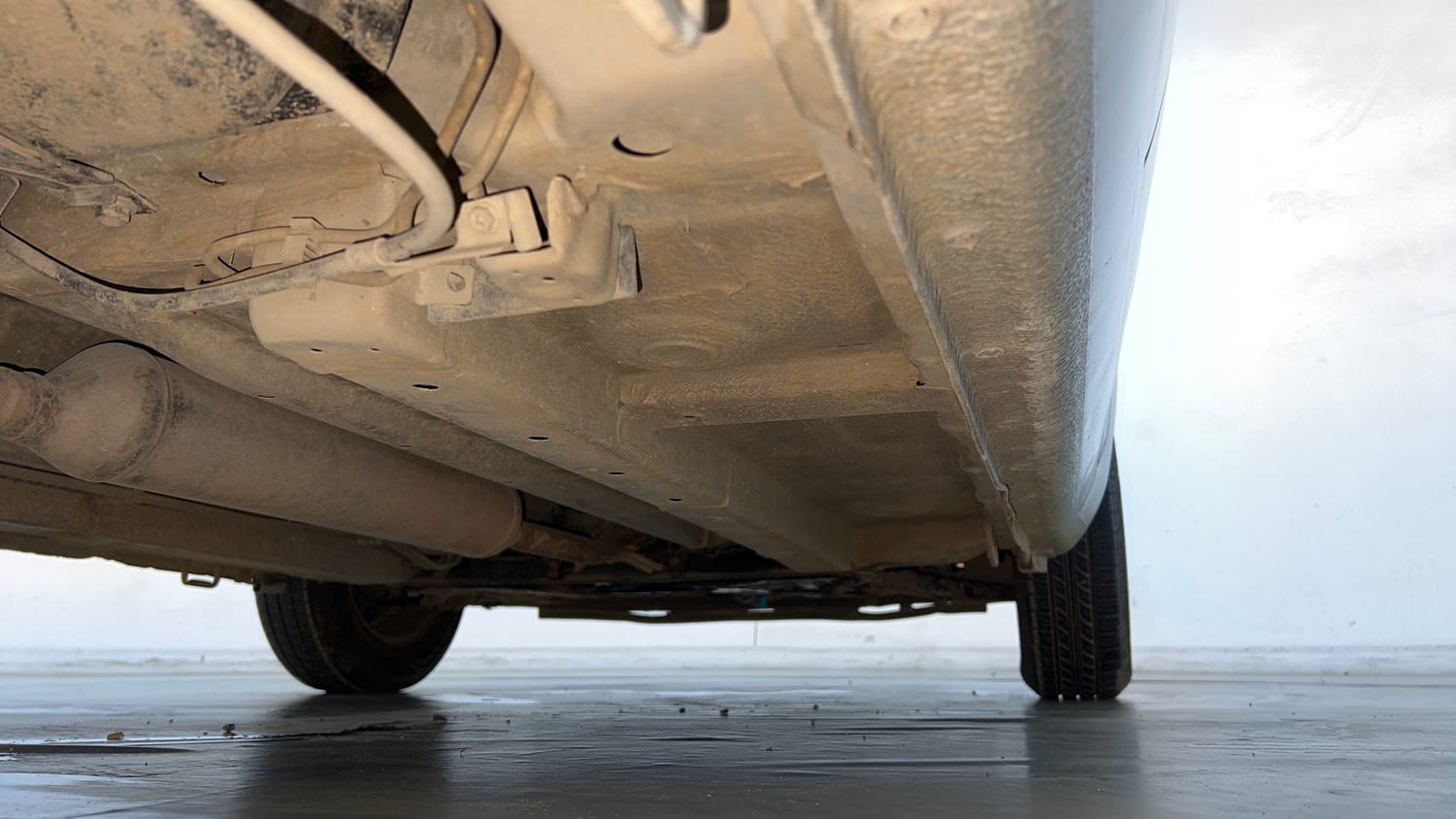 Used 2015 Maruti Suzuki Ritz Lxi BS-IV Petrol Manual extra REAR RIGHT UNDERBODY VIEW