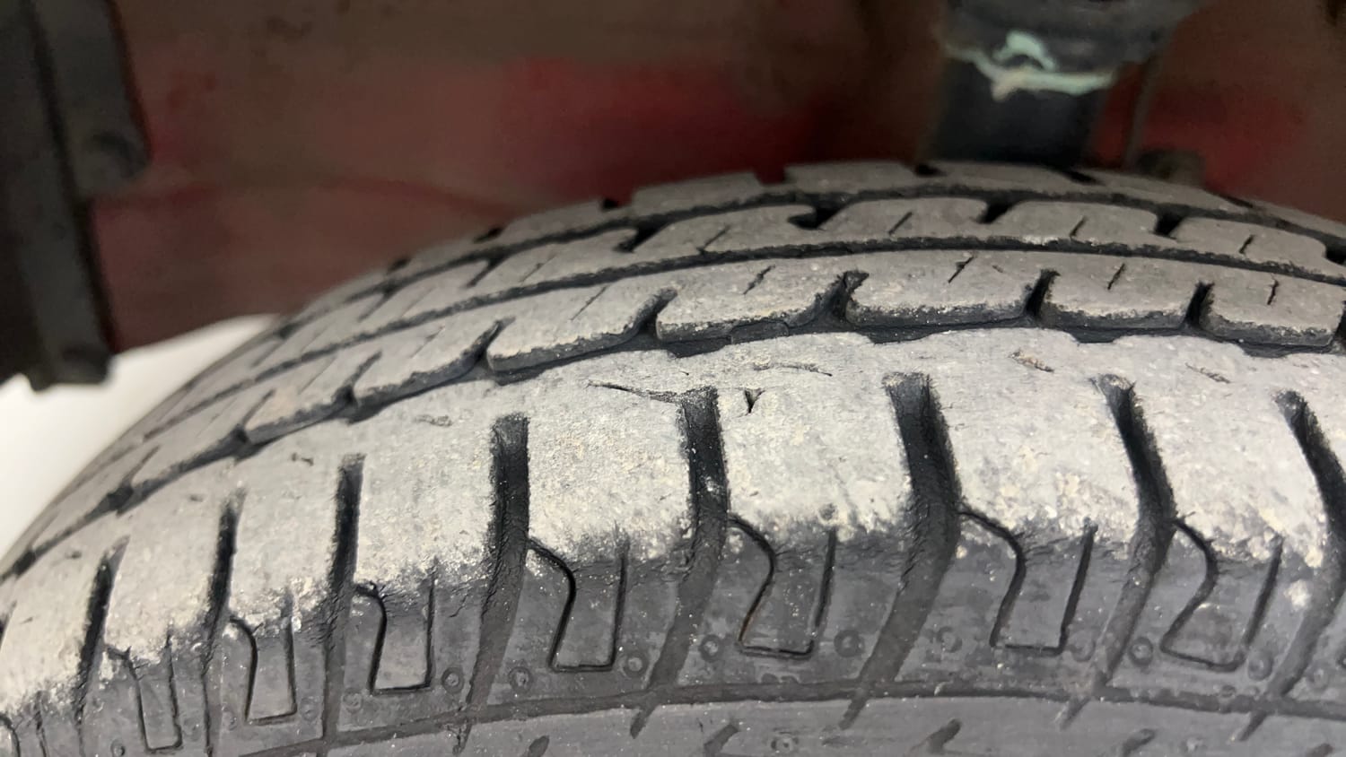 Used 2014 Maruti Suzuki Wagon R LXI CNG Cng Manual tyres LEFT FRONT TYRE TREAD VIEW