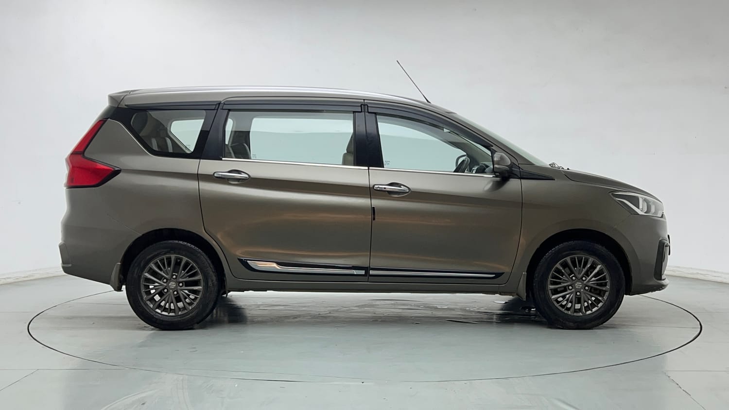 Used 2019 Maruti Suzuki New Ertiga ZXi Plus Petrol Manual exterior RIGHT SIDE VIEW