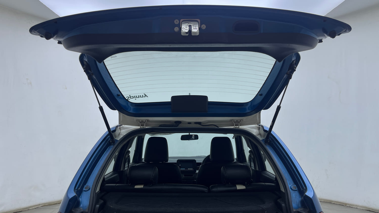 Used 2018 Maruti Suzuki Ignis Zeta 1.2 AMT Petrol Automatic interior DICKY DOOR OPEN VIEW