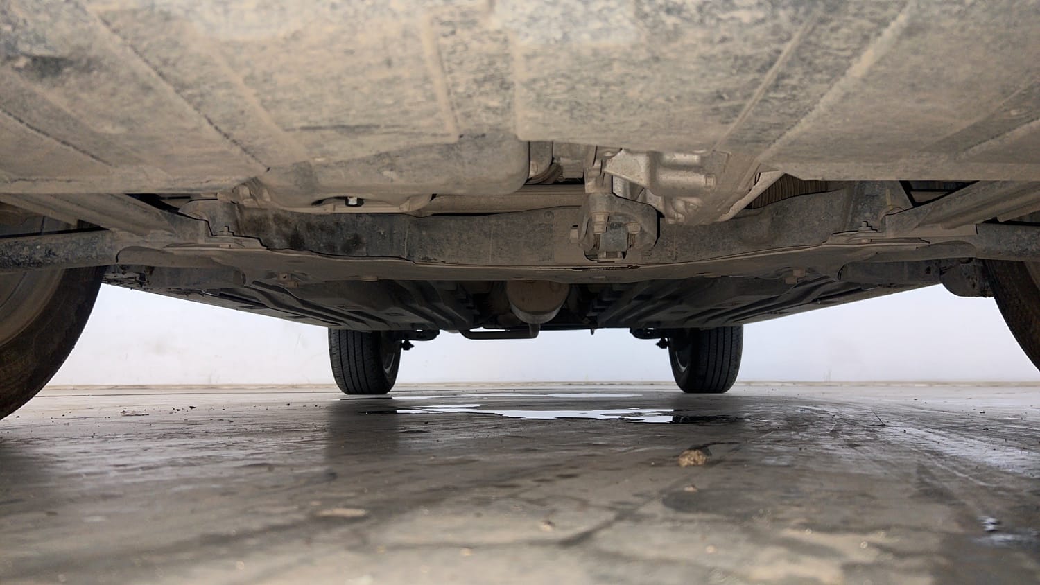 Used 2024 Toyota Urban Cruiser Hyryder G Hybrid Hybrid Automatic extra FRONT LEFT UNDERBODY VIEW