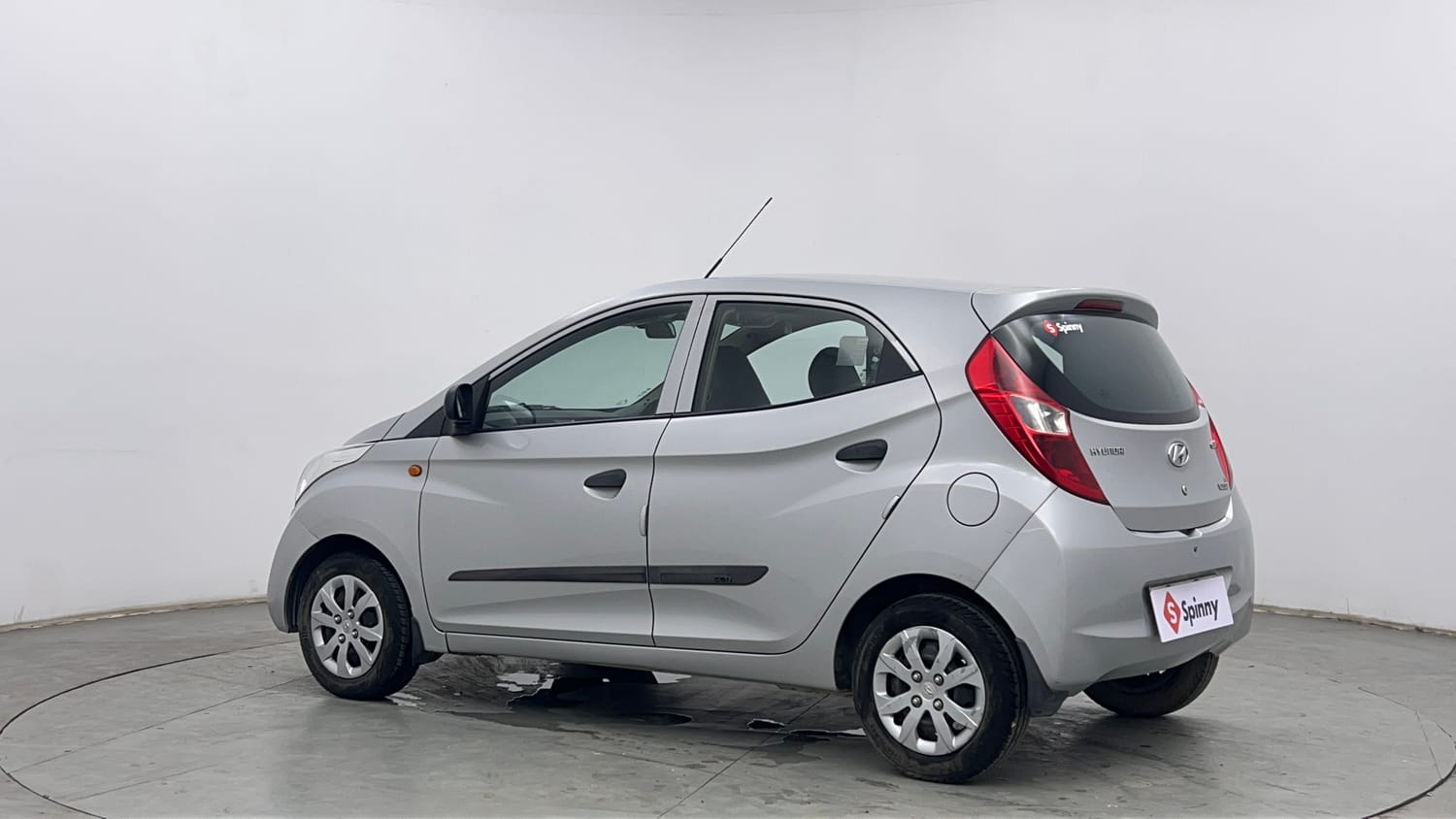 Used 2015 Hyundai Eon Magna + Petrol Manual exterior LEFT REAR CORNER VIEW