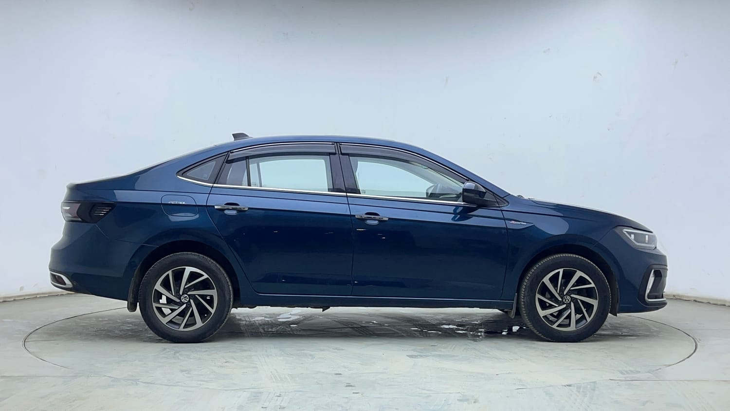 Used 2023 Volkswagen Virtus Topline 1.0 TSI AT Petrol Automatic exterior RIGHT SIDE VIEW