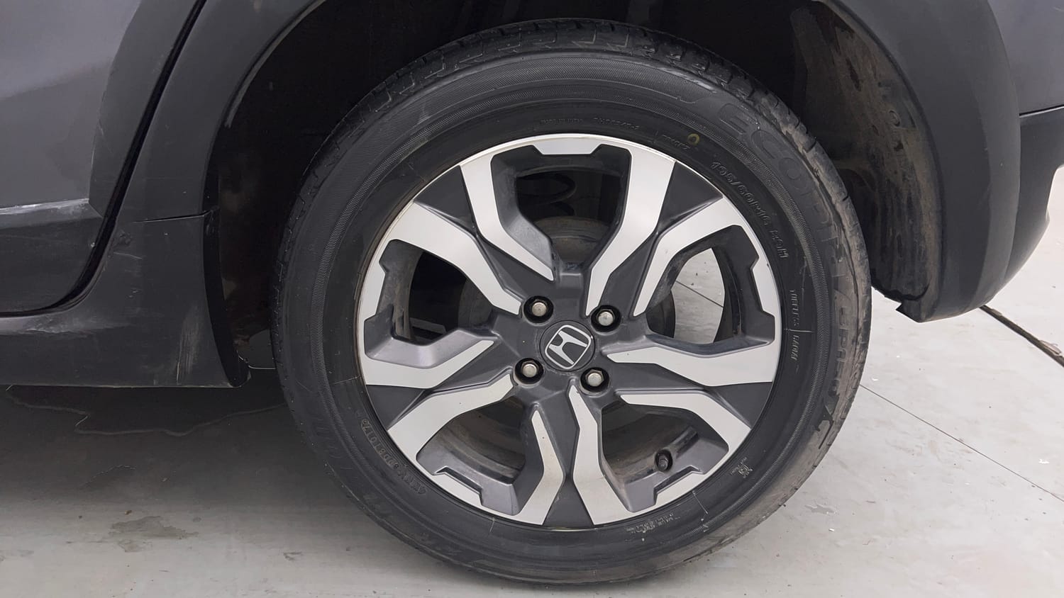 Used 2017 Honda WR-V VX MT Petrol Petrol Manual tyres LEFT REAR TYRE RIM VIEW