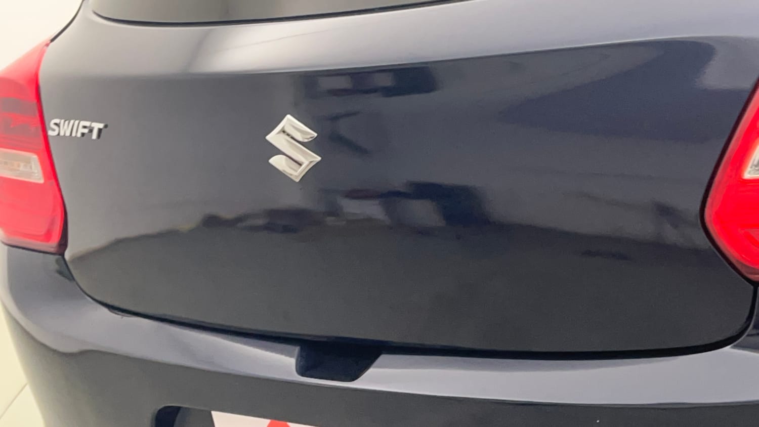 Used 2018 Maruti Suzuki Swift LXi Petrol Manual dents MINOR SCRATCH