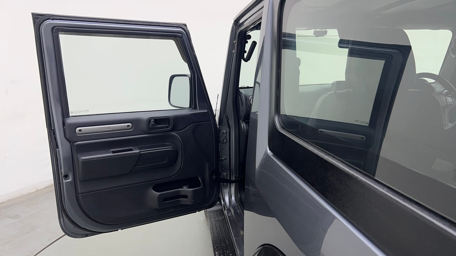 Used 2021 mahindra Thar LX Hard Top Petrol AT 4WD Petrol Automatic interior LEFT FRONT DOOR OPEN VIEW