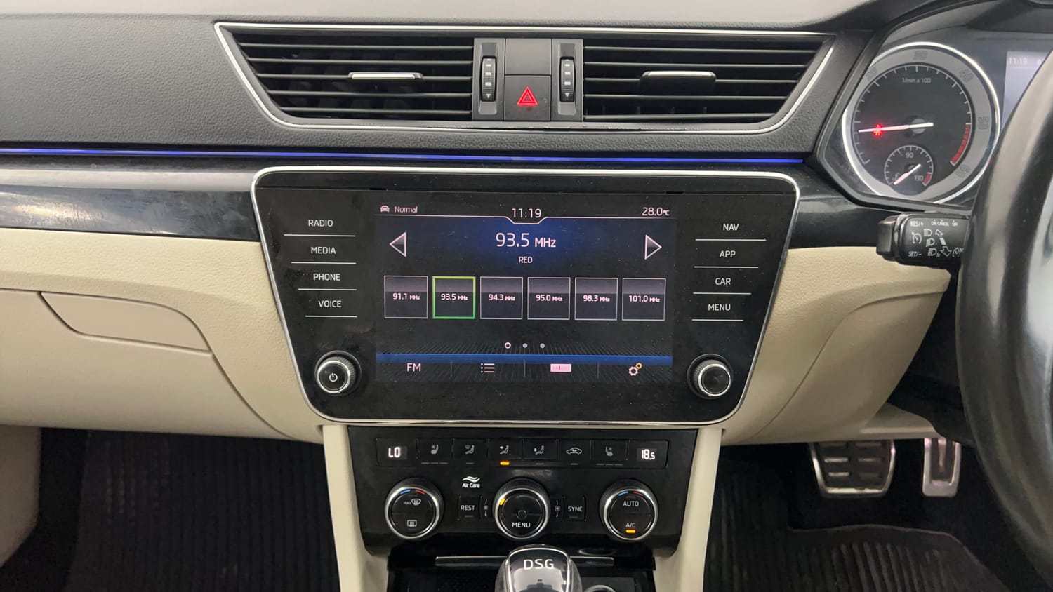 Used 2019 Skoda Superb L&K TDI AT Diesel Automatic interior MUSIC SYSTEM & AC CONTROL VIEW