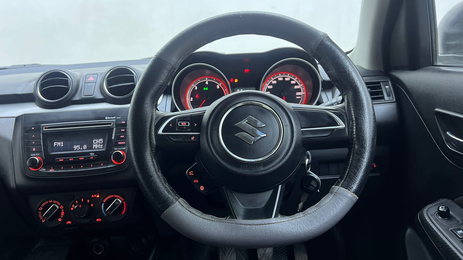 Used 2019 Maruti Suzuki Swift VDi Diesel Manual interior STEERING VIEW