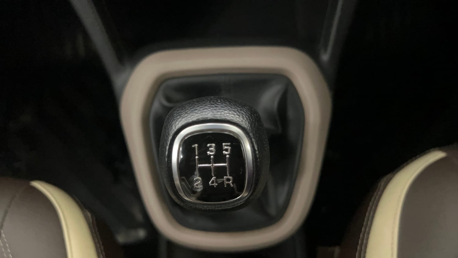 Used 2019 Hyundai Grand i10 Sportz 1.2 Kappa VTVT Petrol Manual interior GEAR  KNOB VIEW