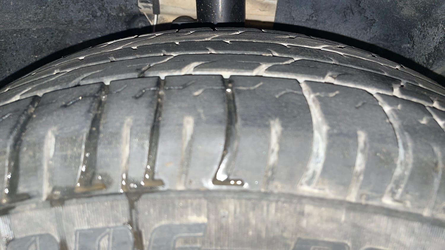 Used 2015 Ford EcoSport Titanium 1.5L Ti-VCT AT Petrol Automatic tyres RIGHT FRONT TYRE TREAD VIEW