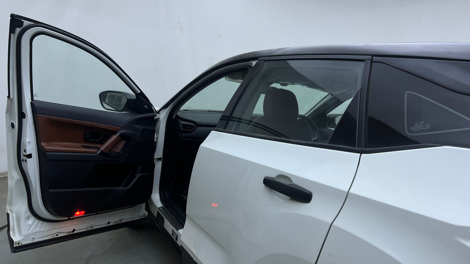 Used 2021 Tata Harrier XE Diesel Manual interior LEFT FRONT DOOR OPEN VIEW