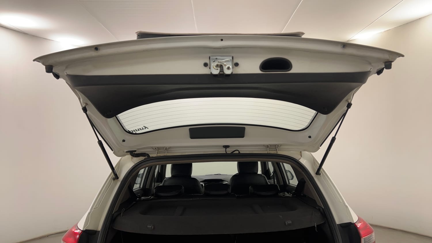 Used 2016 Hyundai Creta 1.6 SX Plus AT Diesel Automatic interior DICKY DOOR OPEN VIEW