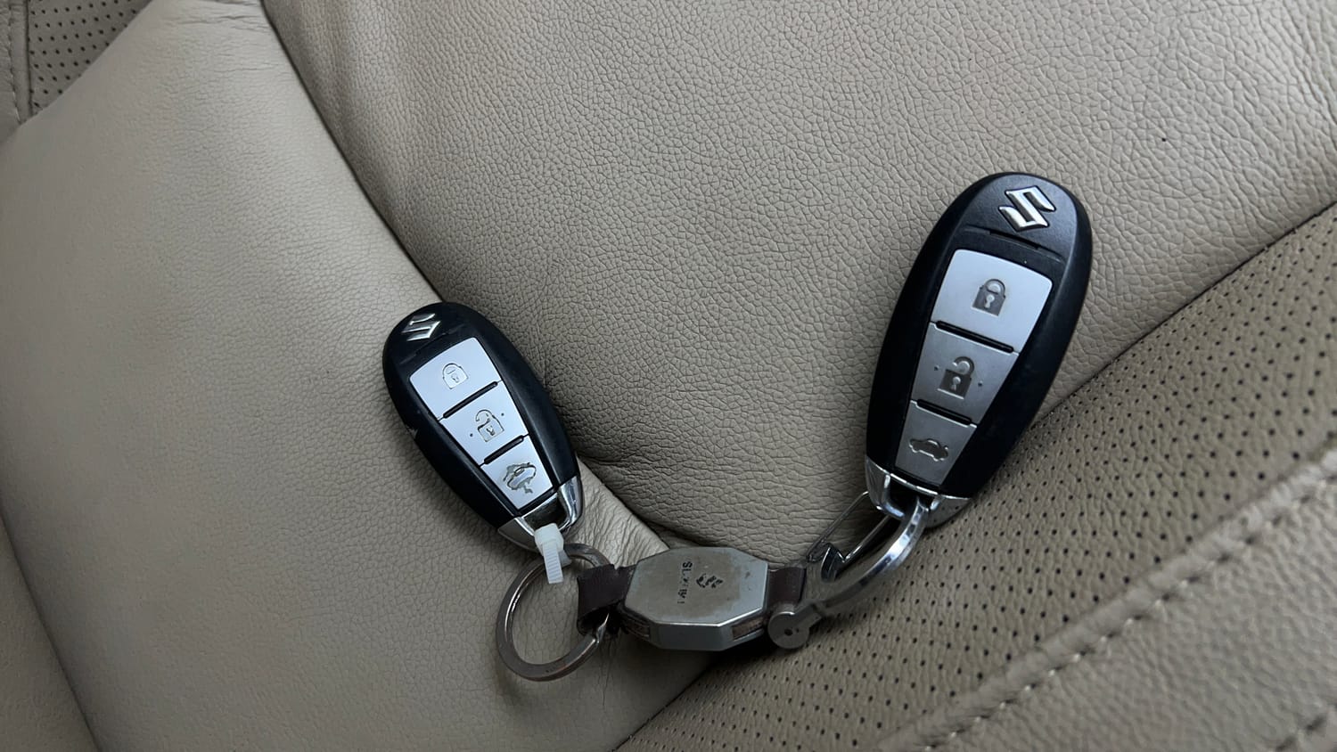 Used 2015 Maruti Suzuki Ciaz ZXI+ Petrol Manual extra CAR KEY VIEW