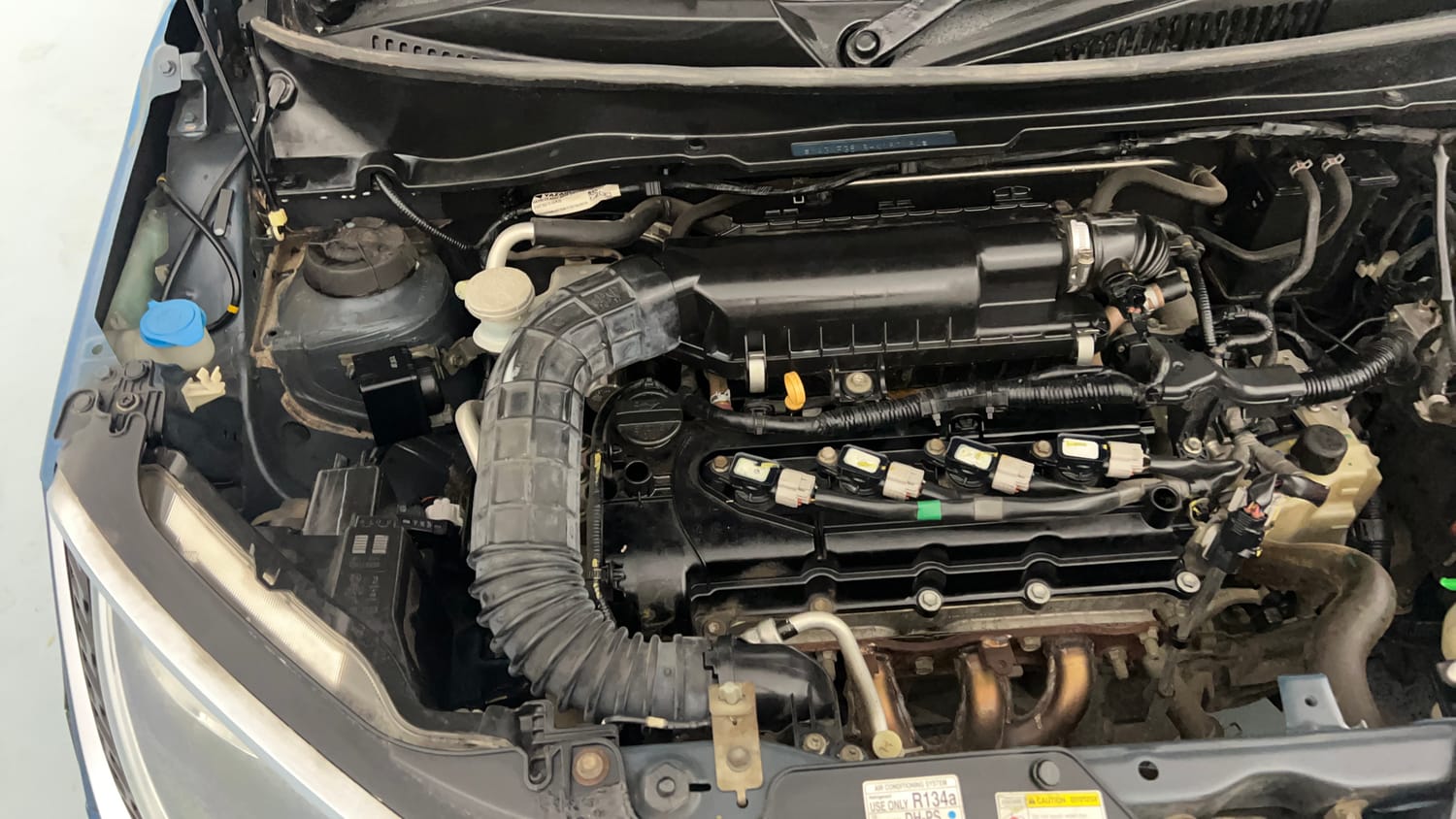 Used 2018 Maruti Suzuki Ignis [2017-2020] Zeta AMT Petrol Dual Tone Petrol Automatic engine ENGINE RIGHT SIDE VIEW