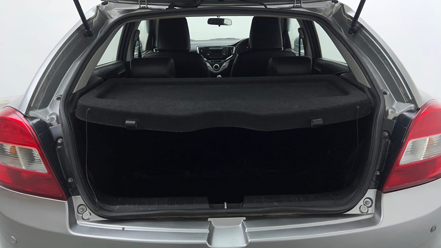 Used 2018 Maruti Suzuki Baleno Delta 1.2 Petrol Manual interior DICKY INSIDE VIEW