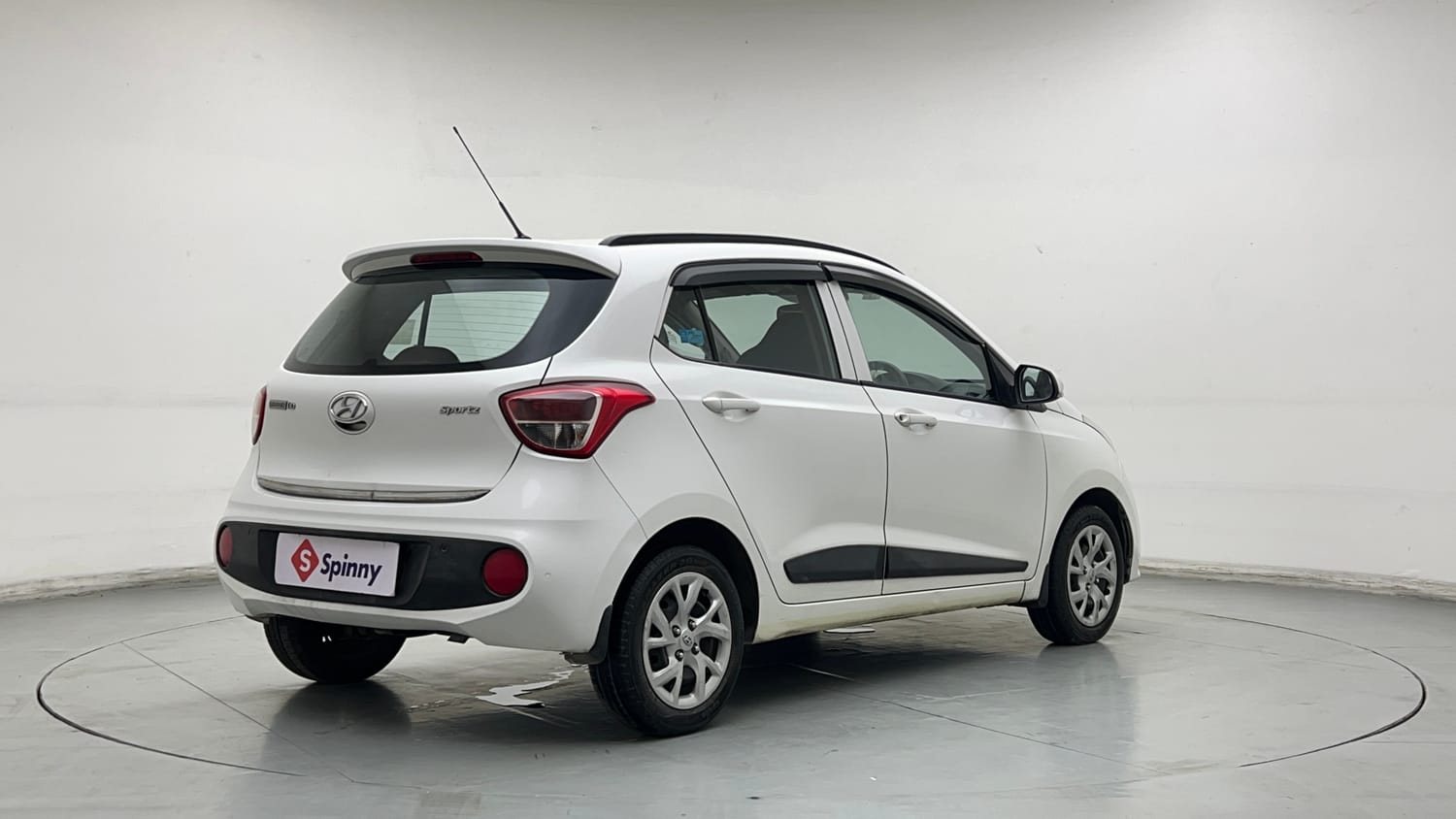 Used 2018 Hyundai Grand i10 Sportz 1.2 Kappa VTVT Petrol Manual exterior RIGHT REAR CORNER VIEW