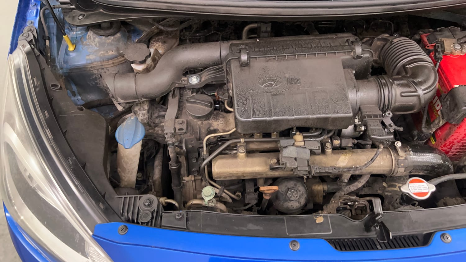 Used 2019 Hyundai Xcent SX (O)CRDi Diesel Manual engine ENGINE RIGHT SIDE VIEW