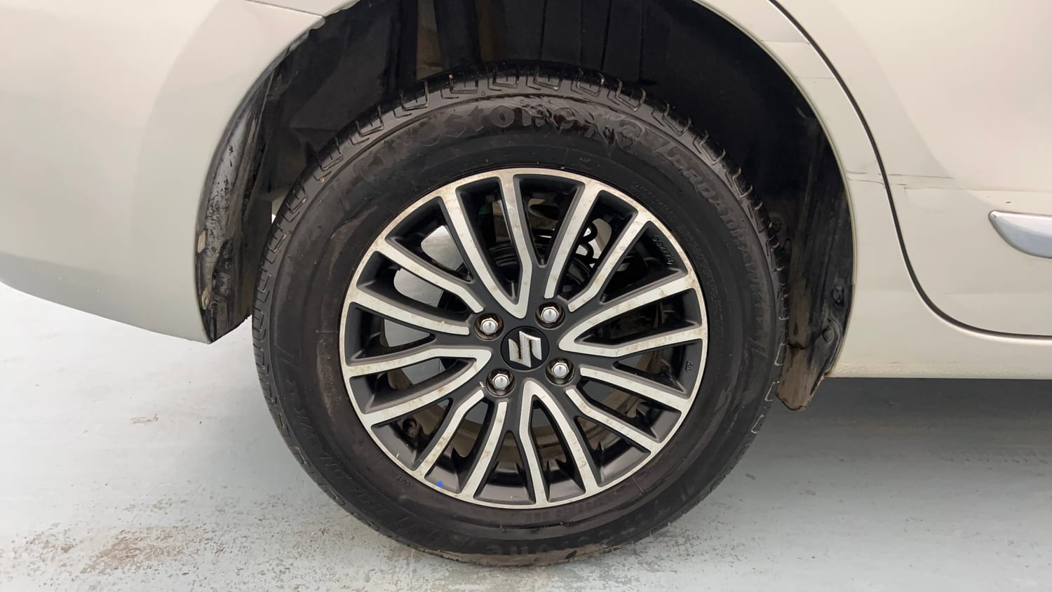 Used 2018 Maruti Suzuki Dzire ZXi Plus Petrol Manual tyres RIGHT REAR TYRE RIM VIEW