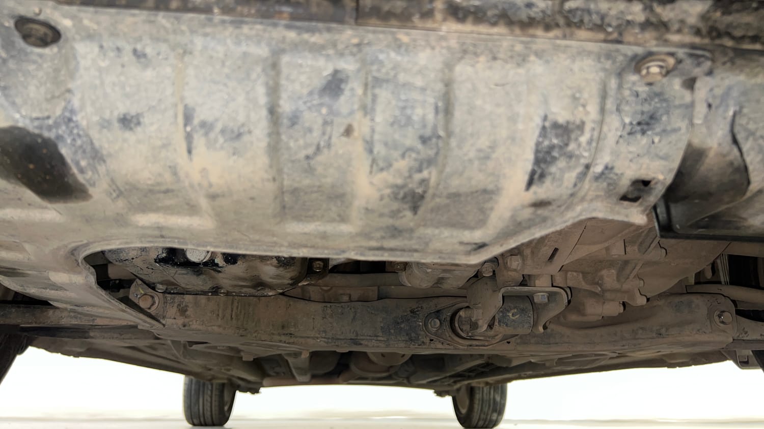 Used 2015 Hyundai Fluidic Verna 4S 1.6 VTVT SX Petrol Manual extra FRONT LEFT UNDERBODY VIEW