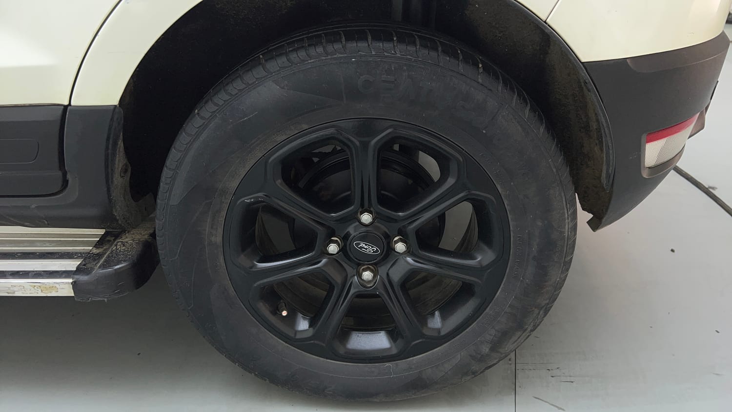 Used 2021 Ford EcoSport Thunder Edition Petrol Petrol Manual tyres LEFT REAR TYRE RIM VIEW
