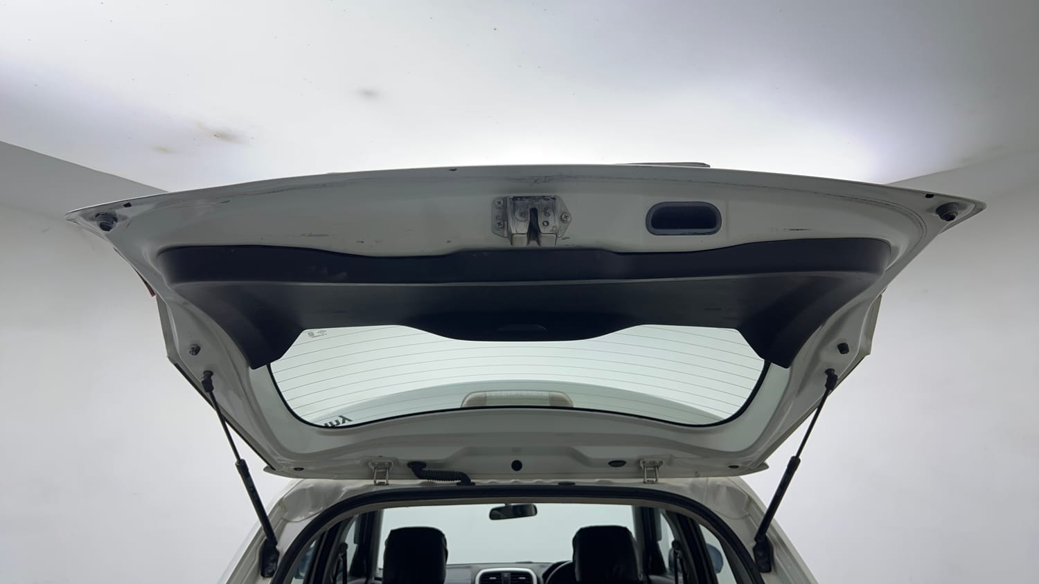 Used 2022 maruti-suzuki Vitara Brezza VXi Petrol Manual interior DICKY DOOR OPEN VIEW