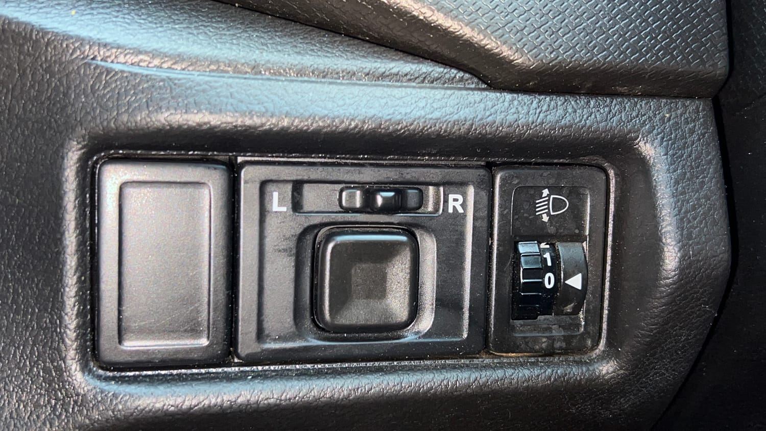 Used 2021 maruti-suzuki Vitara Brezza LXi Petrol Manual top_features Adjustable ORVM