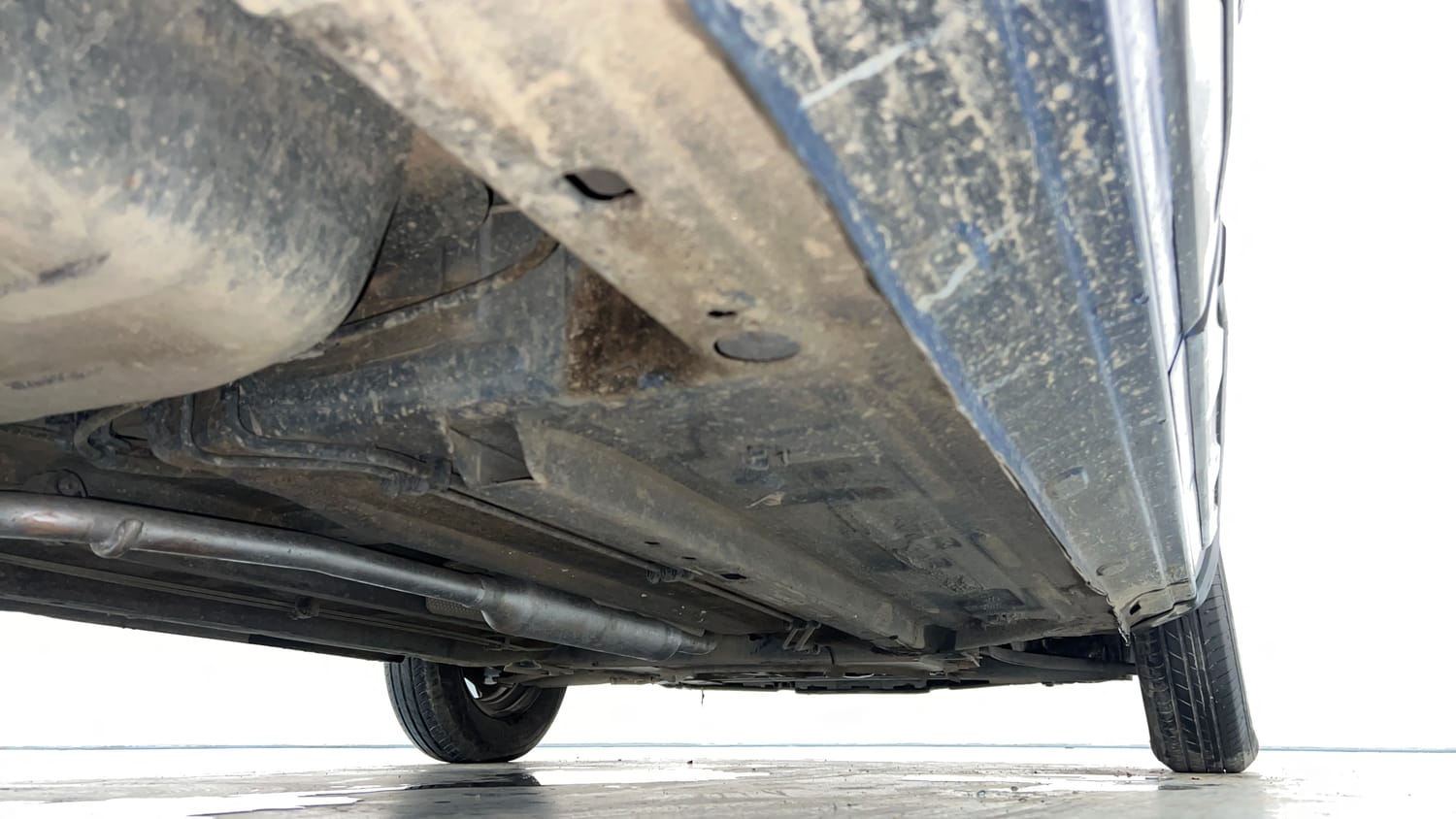 Used 2019 Renault Triber RXZ Petrol Manual extra REAR RIGHT UNDERBODY VIEW